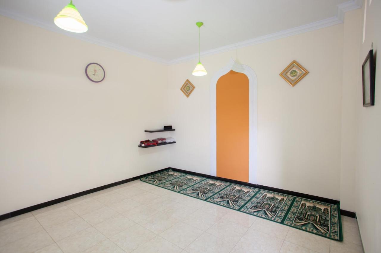 Reddoorz Syariah @ Jalan Mendut Banyuwangi Hotel บันยูวังงี ภายนอก รูปภาพ