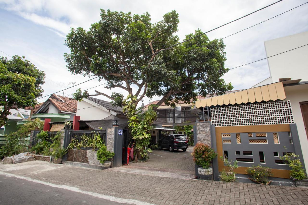 Reddoorz Syariah @ Jalan Mendut Banyuwangi Hotel บันยูวังงี ภายนอก รูปภาพ