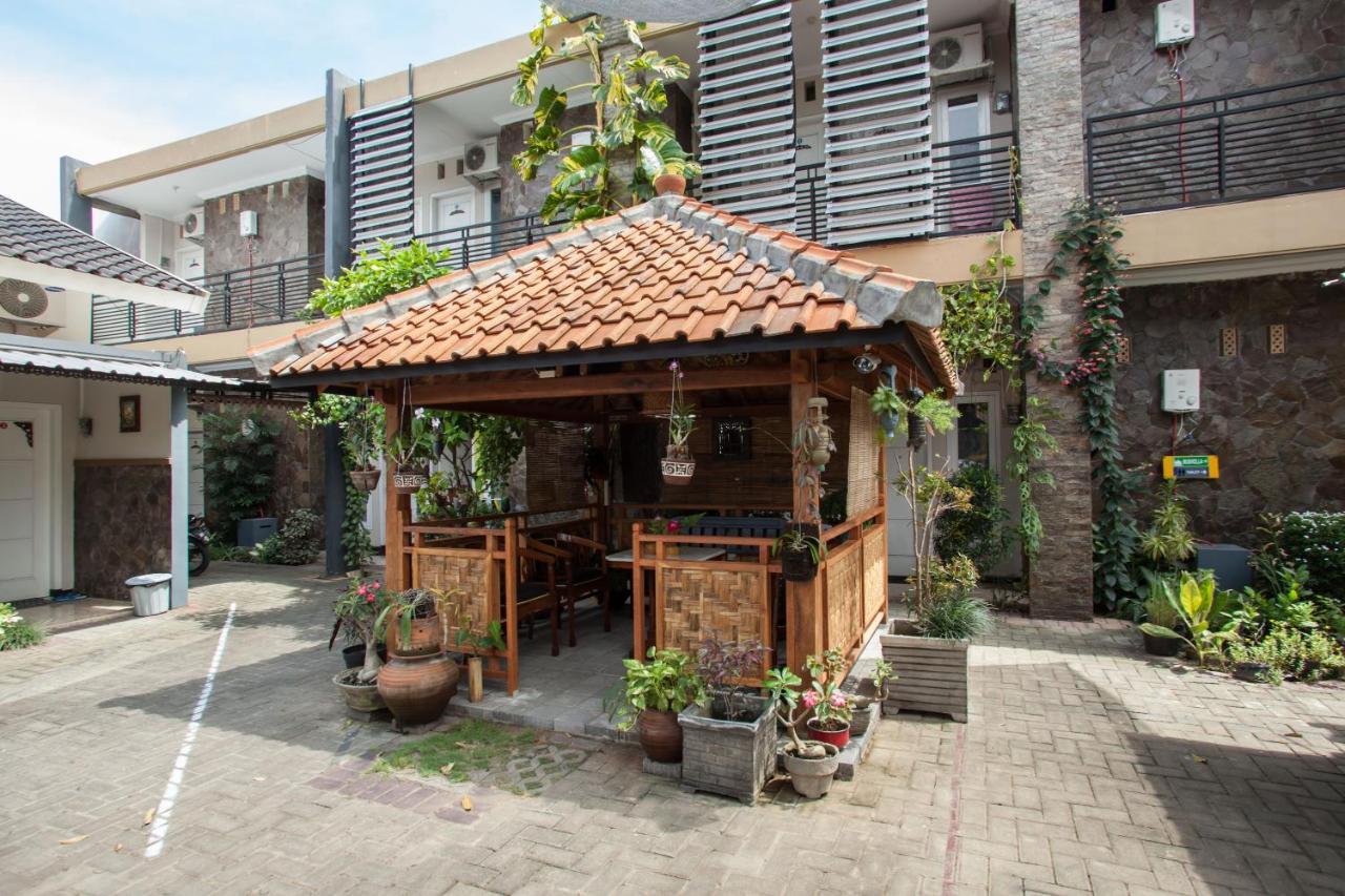 Reddoorz Syariah @ Jalan Mendut Banyuwangi Hotel บันยูวังงี ภายนอก รูปภาพ