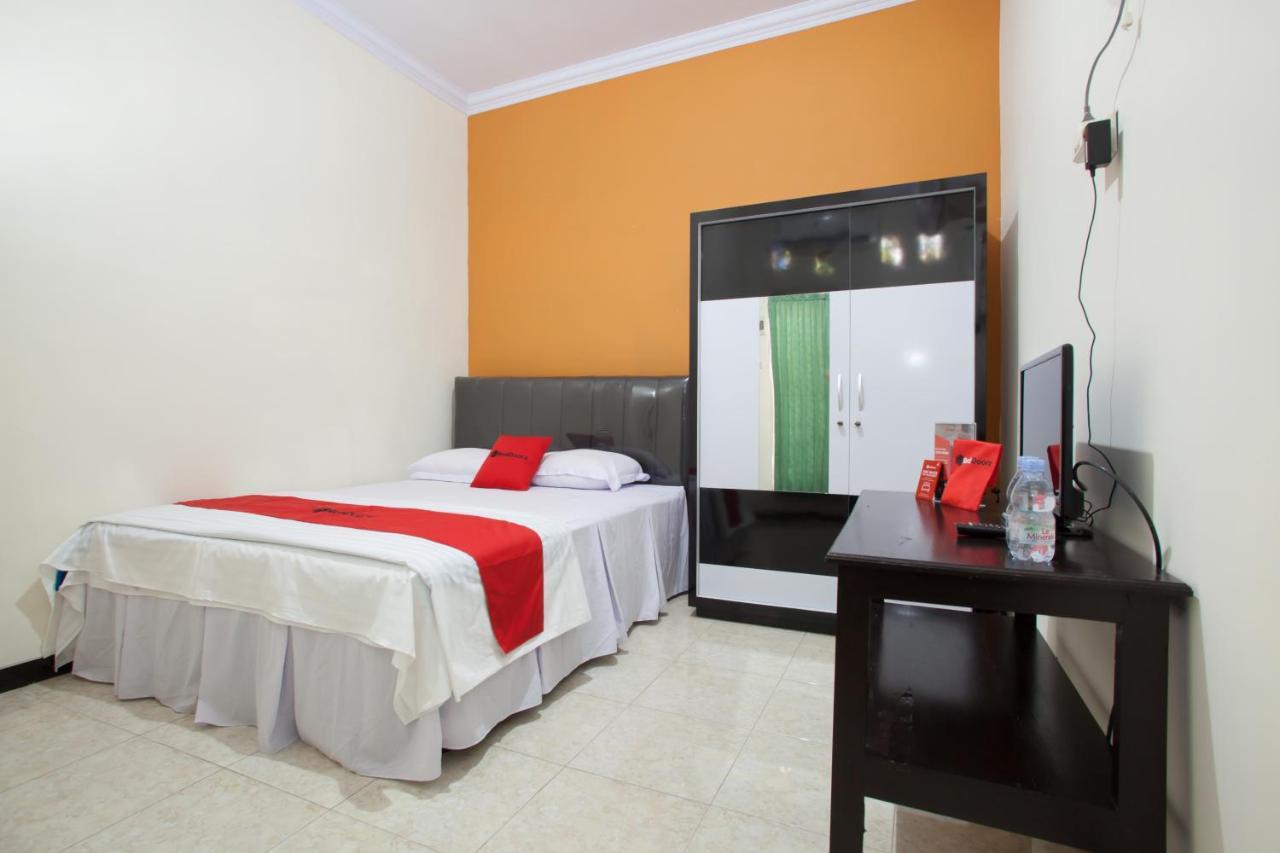 Reddoorz Syariah @ Jalan Mendut Banyuwangi Hotel บันยูวังงี ภายนอก รูปภาพ