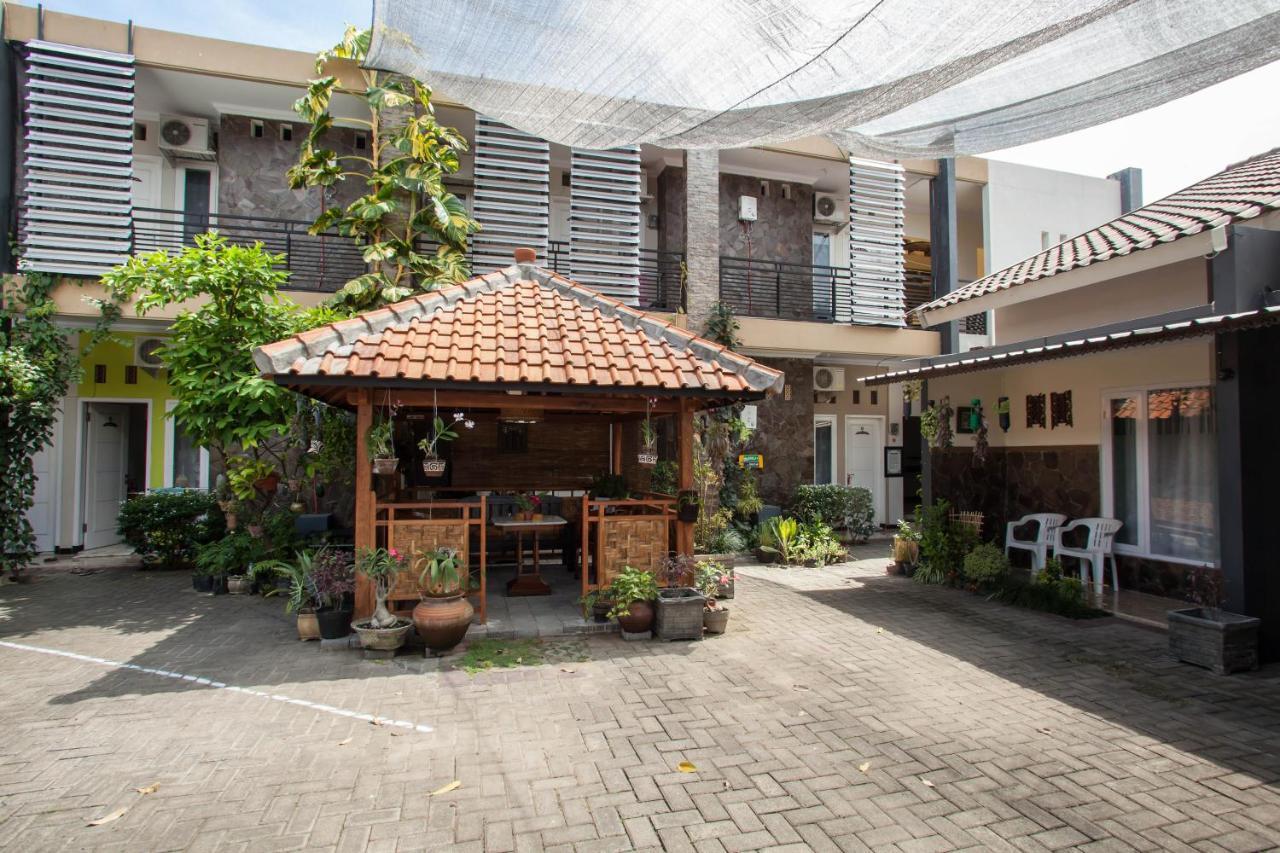 Reddoorz Syariah @ Jalan Mendut Banyuwangi Hotel บันยูวังงี ภายนอก รูปภาพ